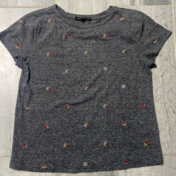 Honey Punch Floral Embroidered Short Sleeve Tee Gray Size Medium - Picture 1 of 9